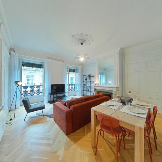  Annonces CALUIRE : Apartment | LYON (69001) | 133 m2 | 2 600 € 