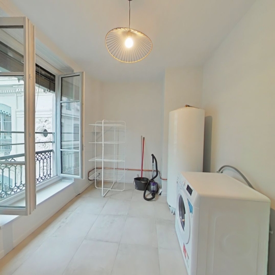  Annonces CALUIRE : Apartment | LYON (69001) | 133 m2 | 2 600 € 