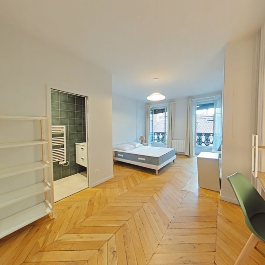  Annonces CALUIRE : Apartment | LYON (69001) | 133 m2 | 2 600 € 