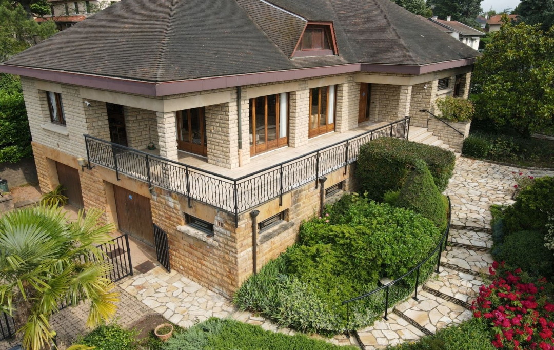 Annonces CALUIRE : House | CHAMPAGNE-AU-MONT-D'OR (69410) | 285 m2 | 900 000 € 