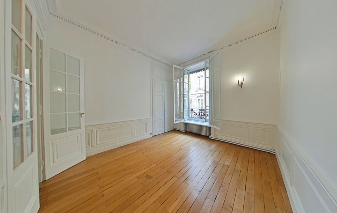 Annonces CALUIRE : Apartment | LYON (69002) | 120 m2 | 1 800 € 