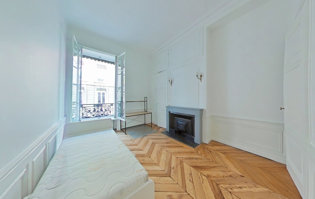 Annonces CALUIRE : Apartment | LYON (69002) | 120 m2 | 1 800 € 