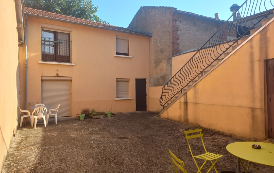 Annonces CALUIRE : Building | LA TOUR-DE-SALVAGNY (69890) | 162 m2 | 550 000 € 