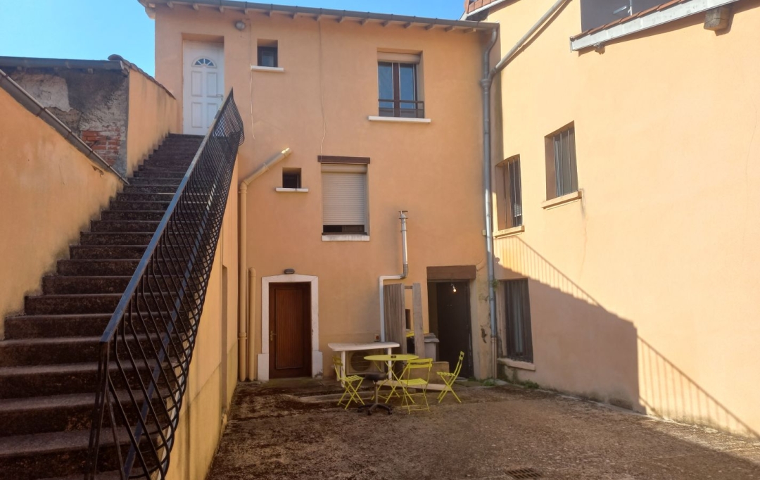 Annonces CALUIRE : Building | LA TOUR-DE-SALVAGNY (69890) | 162 m2 | 550 000 € 