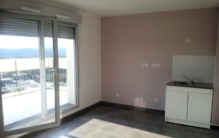 Studio   FEYZIN  33 m2 120 000 € 